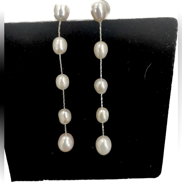 Jewelry - Modern Bridal Earrings 🖤